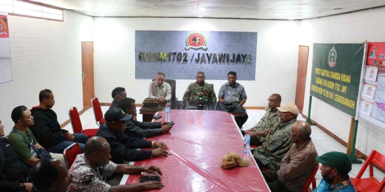 Dandim Melaksanakan Mediasi Dengan Tokoh Adat Pasca Perang Suku di Jayawijaya