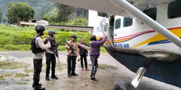 Pesawat Caravan Asia One Ditembak OTK di Distrik Beoga Kabupaten Puncak