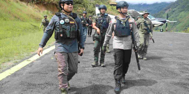 Kunjungan Ka Ops dan PJU Ops Damai Cartenz-2024 Ke Distrik Kiwirok, Kabupaten Pegunungan