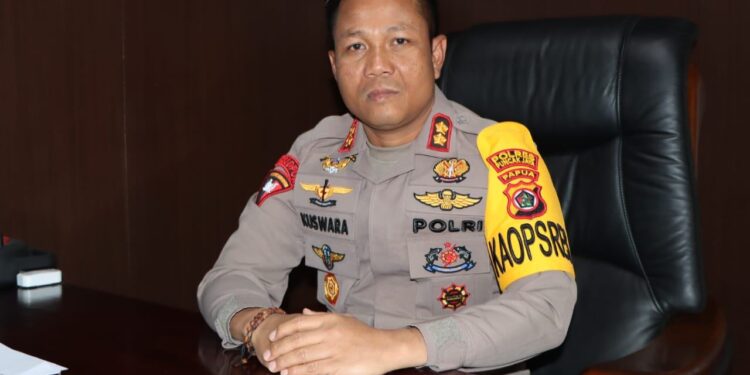 Kapolres Puncak Jaya : Pelaksanaan Sidang Pleno Rekapitulasi Perhitungan Suara Tingkat Kabupaten Berjalan Dengan Aman dan Lancar