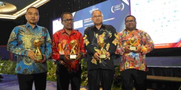 Pj Walikota Jayapura Raih Penghargaan atas Pembinaan yang Dilakukan Untuk PT. Air Minum Jayapura