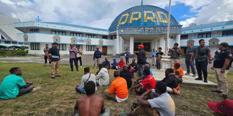 Komisioner KPU Jayawijaya Alami Penganiayaan Oleh Sekelompok Masyarakat Dari Distrik Asotipo