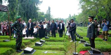 Kasdam Cenderawasih Pimpin Upacara Pemakaman Alm. Letkol Inf Marolop E.B Hutapea