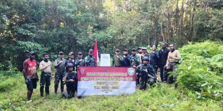 Lintasi Sungai dan Belantara Hutan TNI Berhasil Temukan Patok Batas Negara MM 11.1