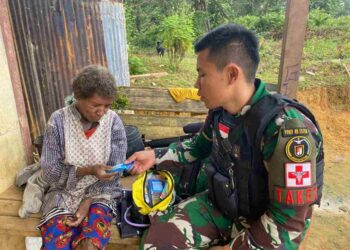 Masyarakat Perbatasan Mendapatkan Pelayanan Kesehatan Gratis Dari Satgas Pamtas Yonif 111/KB
