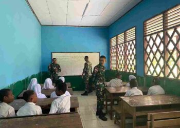 Pengabdian di Tapal Batas RI-PNG, Ajarkan Calistung Siswa SD Kampung Baidub