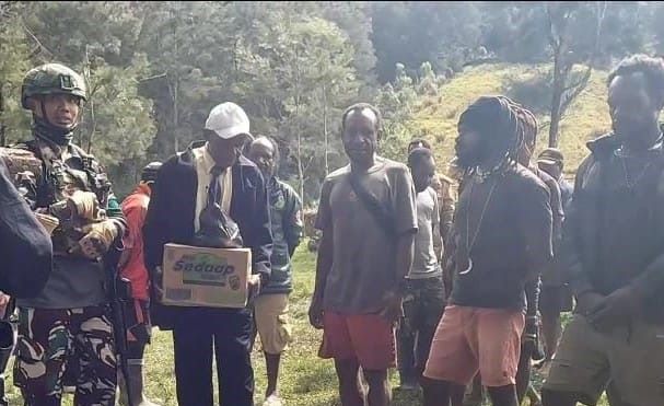 Ringankan Duka Warga, Raja Pandhita Beri Bantuan