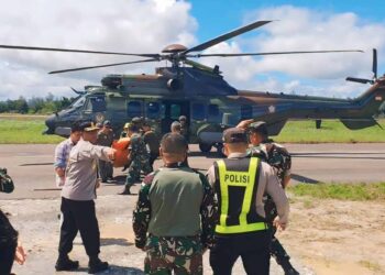 Jenazah Pilot Helikopter PT. Intan Angkasa Air Service Dievakuasi ke Timika