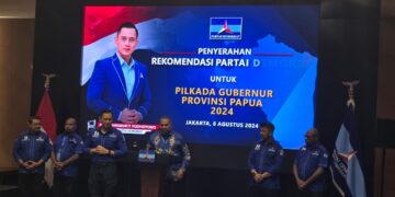 DPP Partai Demokrat Serahkan Surat Rekomendasi Bagi MDF-AR