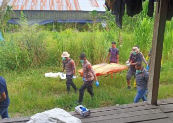 Polisi Evakuasi Penemuan Mayat Di Keerom