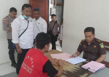Penyidik Unit Reserse Polsek Muara Tami Serahkan 2 Tersangka Ke Kejaksaan