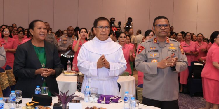 Hadiri Perayaan Natal, Kapolda Papua: Sambut Sukacita Kelahiran Kristus Dengan Semangat Melayani Melalui Peran Polri