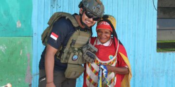 Memahami Pentingnya Peran Ibu Sebagai Pendidik Anak-Anak dalam Keluarga, Personel Ops Damai Cartenz Melaksanakan Pendekatan Dengan Mama-mama Papua