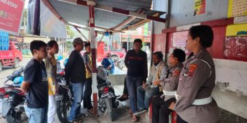 Satuan Lalu Lintas Sambangi Warga Berikan Himbauan Tertib Berkendara