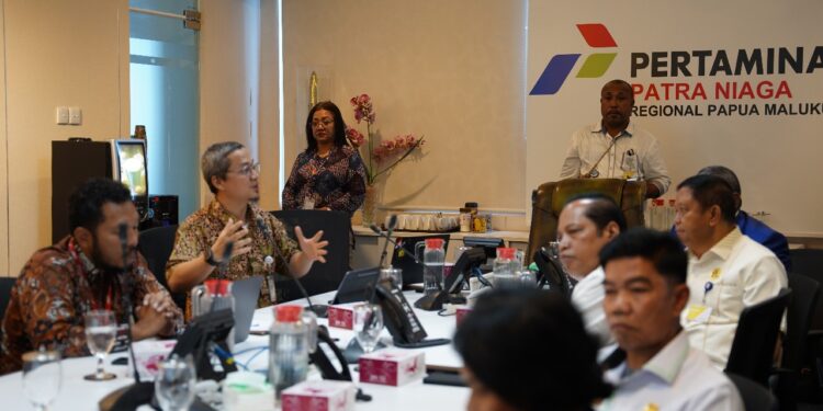 Pastikan Penyaluran BBM Berjalan Lancar, Komisi C DPR Kota Jayapura Kunjungi Pertamina Regional Papua Maluku