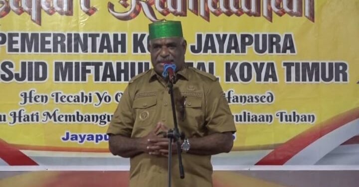 Buka Puasa Bersama Masyarakat, Walikota Jayapura Pastikan Ibadah Ramadhan Aman dan Lancar