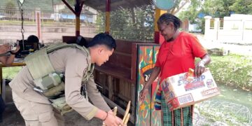 Hangatnya Kebersamaan: Mama-Mama Pegunungan Bintang dan Personel Satgas Ops Damai Cartenz 2025 Saling Berbagi