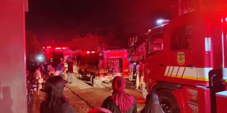 Api Mengamuk di Timika! Rumah dan Kontrakan Ludes, Diduga Gara-gara HP Meledak?