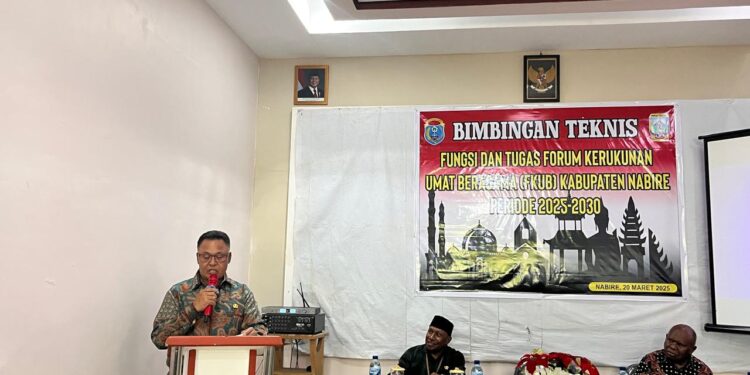 Wakil Bupati Nabire Buka Bimbingan Teknis FKUB untuk Perkuat Kerukunan Umat Beragama