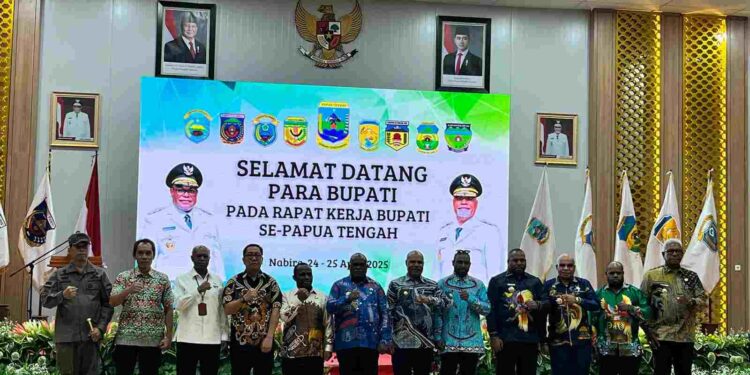 Gubernur Meki Nawipa Ajak Para Bupati Sinergi Tingkatkan Kualitas Masyarakat di Papua Tengah