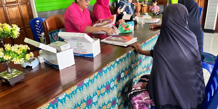 Posyandu Lansia di Kampung Wadio SP 3: Meningkatkan Kesehatan dan Kesejahteraan Lansia Melalui Pemeriksaan Rutin