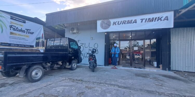 MODAL CUMA 500 RIBU! Siapa Sangka Toko di Timika Ini Jadi RAJA Busana Muslim!