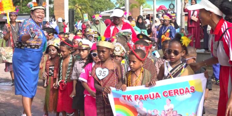 Menyongsong HUT IGTKI-PGRI 1800 anak TK/Paud Ikut tampilkan Wonderland Budaya di Kabupaten Sorong