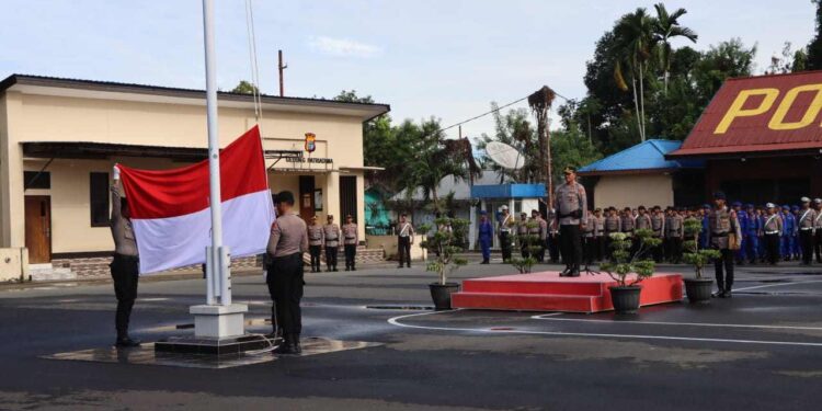Upacara peringatan hari Kebangkitan Nasional ke-117 di Polres Nabire berlangsung khidmat