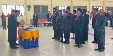 Bupati Puncak Jaya Resmikan Anggota DPRK Periode 2024-2029