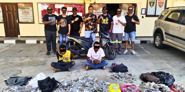 Kejar-kejaran, Tim Opsnal Narkoba Bekuk 2 Pelaku Bawa Ganja 7,4 Kilogram