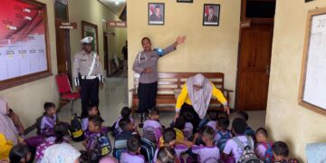 Polisi Sahabat Anak, Sat Lantas Polres Keerom Gelar Outing Class Edukasi Keselamatan Berlalu Lintas