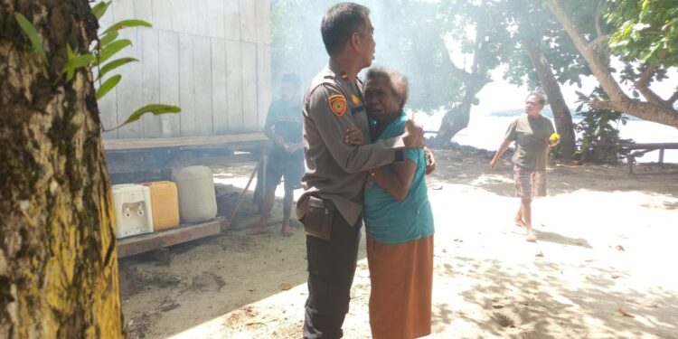 Ada Rindu Seorang Mama di Kampung Tarfia untuk Kapolsek