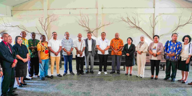 Datangi Sejumlah Tempat Ibadah di Kota Jayapura, MDF Salurkan Bantuan Bagi Pembangunan Gereja