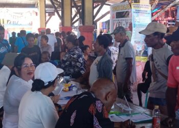 Calon Gubernur Papua MDF, Gelar Check Up Gratis Bagi Masyarakat di Pasar Mararena Sarmi