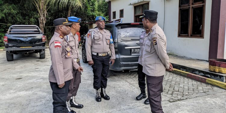 Pimpin Apel Pagi di Polsek Heram, Kapolresta Tekankan Personel Harus Disiplin, Profesional dan Bertanggung Jawab