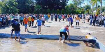 Meriahkan HUT Kabupaten Sorong ke 58 Raturan Warga Kab.Sorong Ikut Jalan Sehat, Senam Sehat dan Lomba tangkap Belut