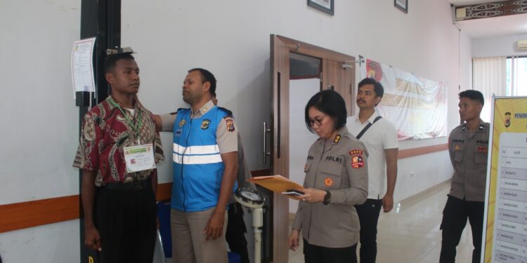 Pemeriksaan Administrasi Akhir Tamtama Polri T.A. 2025 di Polda Papua Berlangsung Transparan dan Objektif