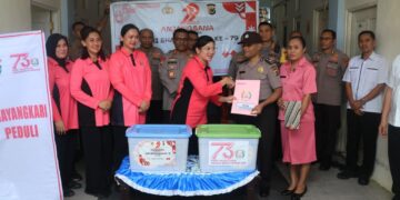 Bakti Sosial Polda Papua di Kampung Tobati Dapat Apresiasi Kepala Kampung, Otniel Meraudje: Kunjungan Kapolda Papua Jadi Berkat Bagi Warga Kampung Tobati