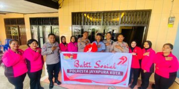 Peduli dan Menghargai Jasa Para Purnawirawan, Kapolsek Jayapura Selatan Gelar Anjangsana Jelang Hari Bhayangkara ke-79