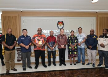 Pj Gubernur Papua Agus Fatoni Kunjungi Kantor KPU Guna Pastikan Kesiapan PSU