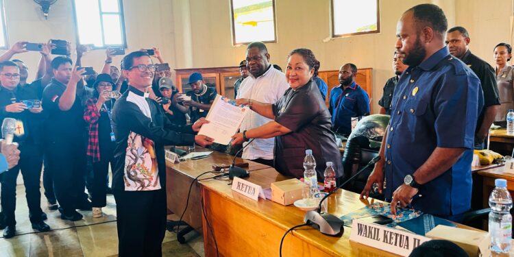 Ketua DPRK Nabire Tanggapi Aspirasi Penolakan Miras