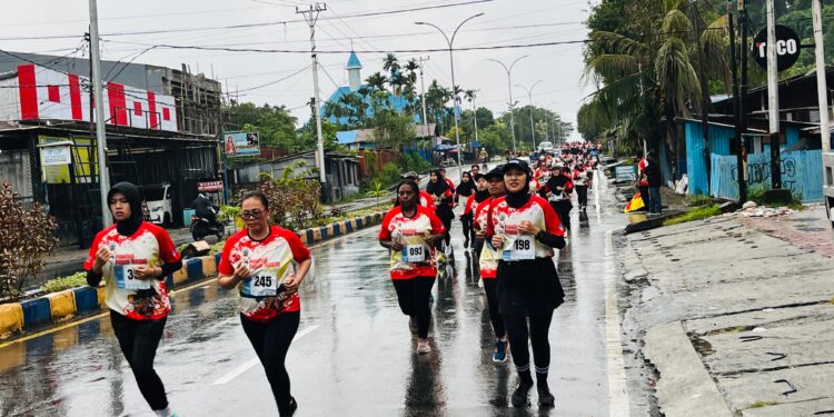 Fun Run Meriahkan Hari Jadi Provinsi Papua Tengah ke-3, Ratusan Peserta Tetap Semangat Meski Hujan