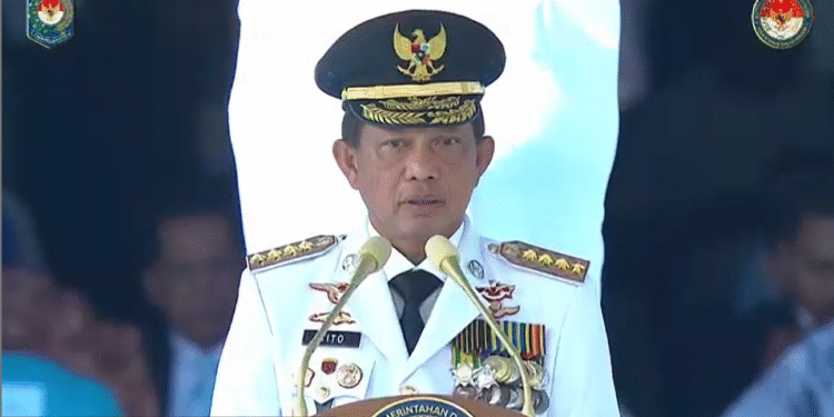 Pelantikan Lulusan Institut Pemerintahan Dalam Negeri Angkatan XXXII Sebagai Pamong Praja Muda, Sekda Kabupaten Nabire Ikut Hadir Secara Virtual