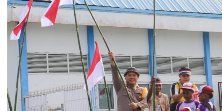 Merah Putih Berkibar di Danau Sentani, Warga Asei Serahkan Rumah Pelayanan untuk Polisi