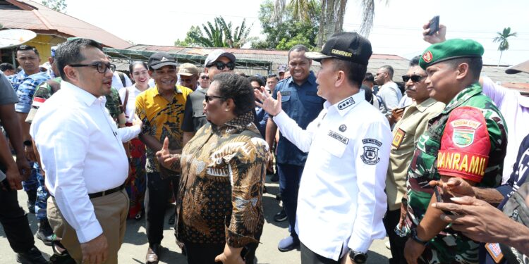 Pastikan Proses PSU Berjalan Lancar, Pj Gubernur Papua bersama Wamendagri-Forkopimda Pantau Sejumlah TPS