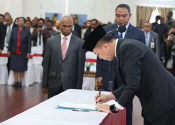 Pj Gubernur Agus Fatoni Lantik dan Kukuhkan Pejabat Administrator dan Pengawas di Pemprov Papua