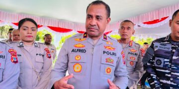 Kapolda Papua Tengah Pimpin Gerakan Pangan Murah, Salurkan 20 Ton Beras SPHP untuk Masyarakat