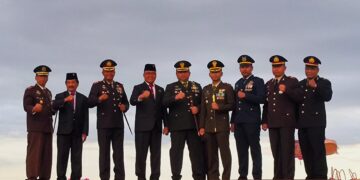 Wakil Bupati Burhanuddin Pawennari Ikuti Prosesi Tabur Bunga di Laut