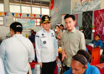 Tinjau Pelaksanaan MBG, Wapres Gibran Rakabuming di Dampingi Pj. Gubernur Papua Agus Fatoni