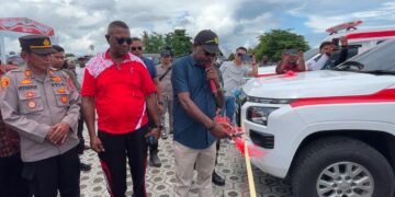 Bupati Mesak Magai Resmikan Penyerahan 7 Speedboat dan 3 Mobil Ambulance di Nabire